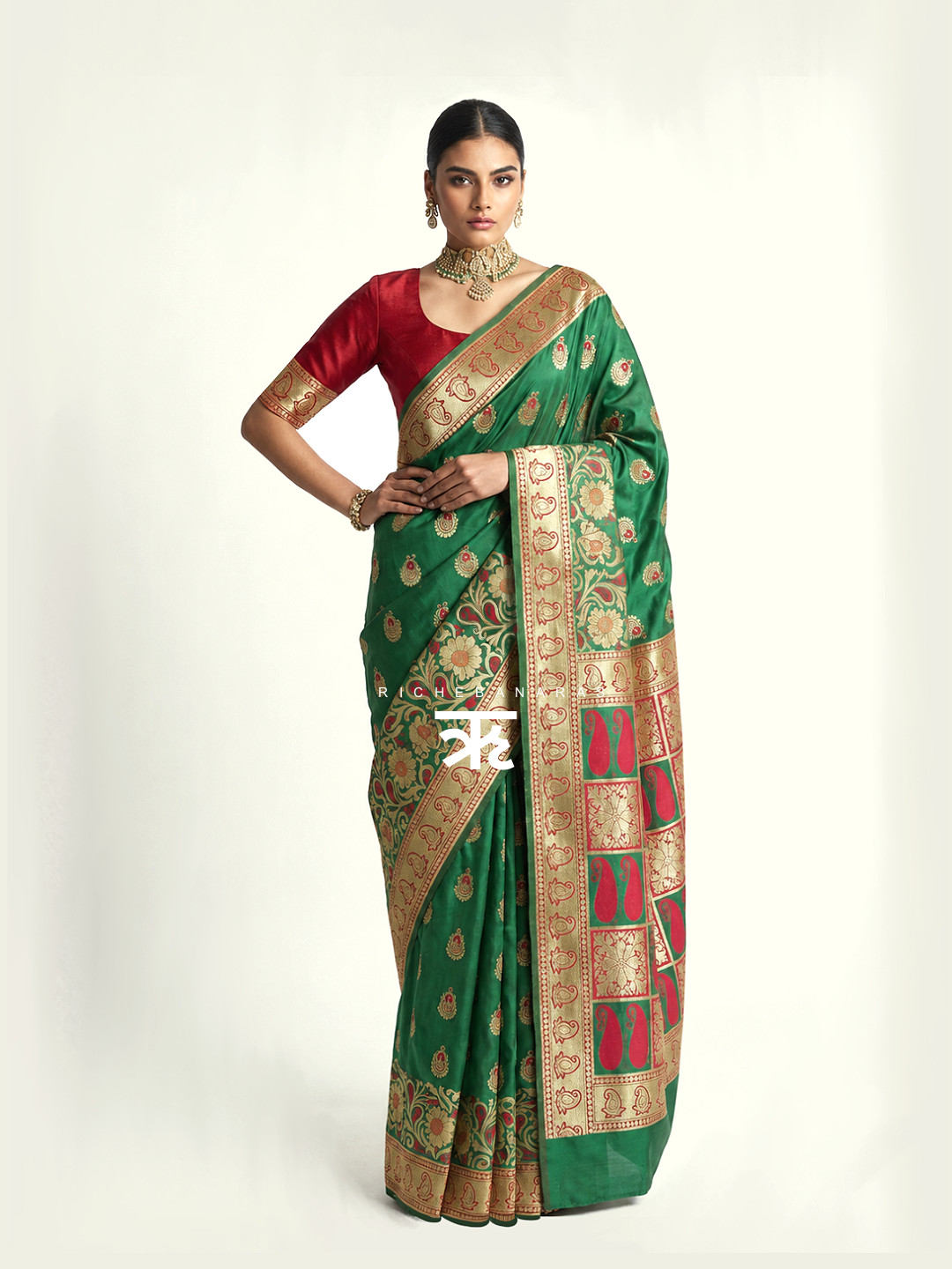 Evergreen Élan Meenakari Art Silk Banarasi Saree